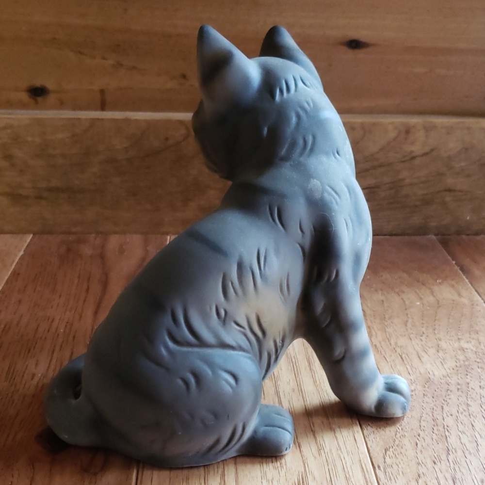 Ceramic Cat - Picture 2 of 7